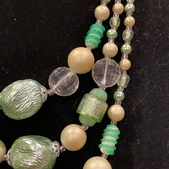 Japan 3 Strand ArtGlass and Lucite Beaded Necklace with Silver Tone Accents - Picture 3 of 8